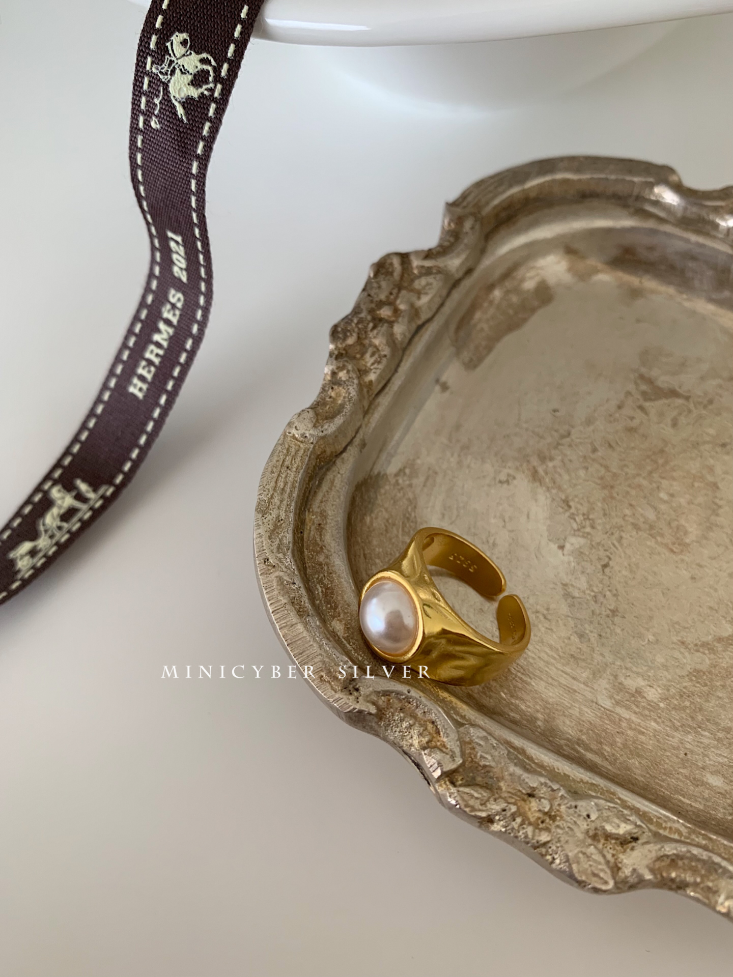 Eye of the Pearl