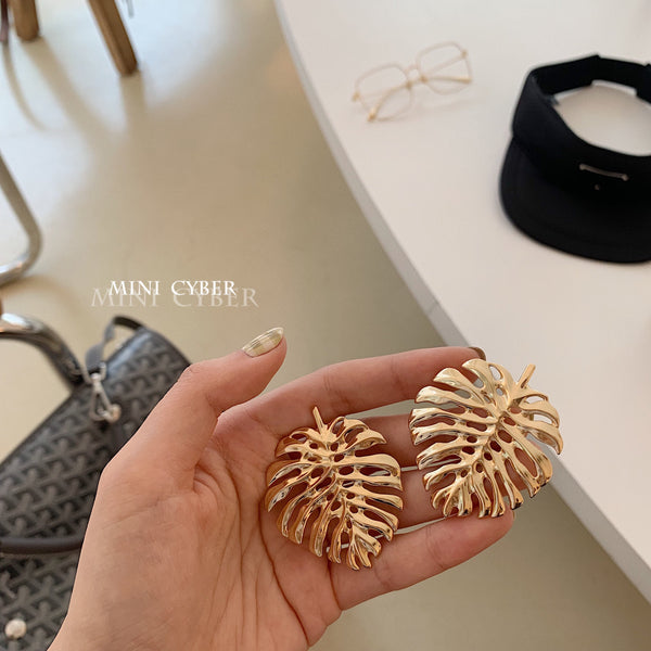 golden monstera Golden Monstera