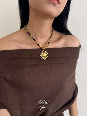 Getaway Scarf Chain Collection