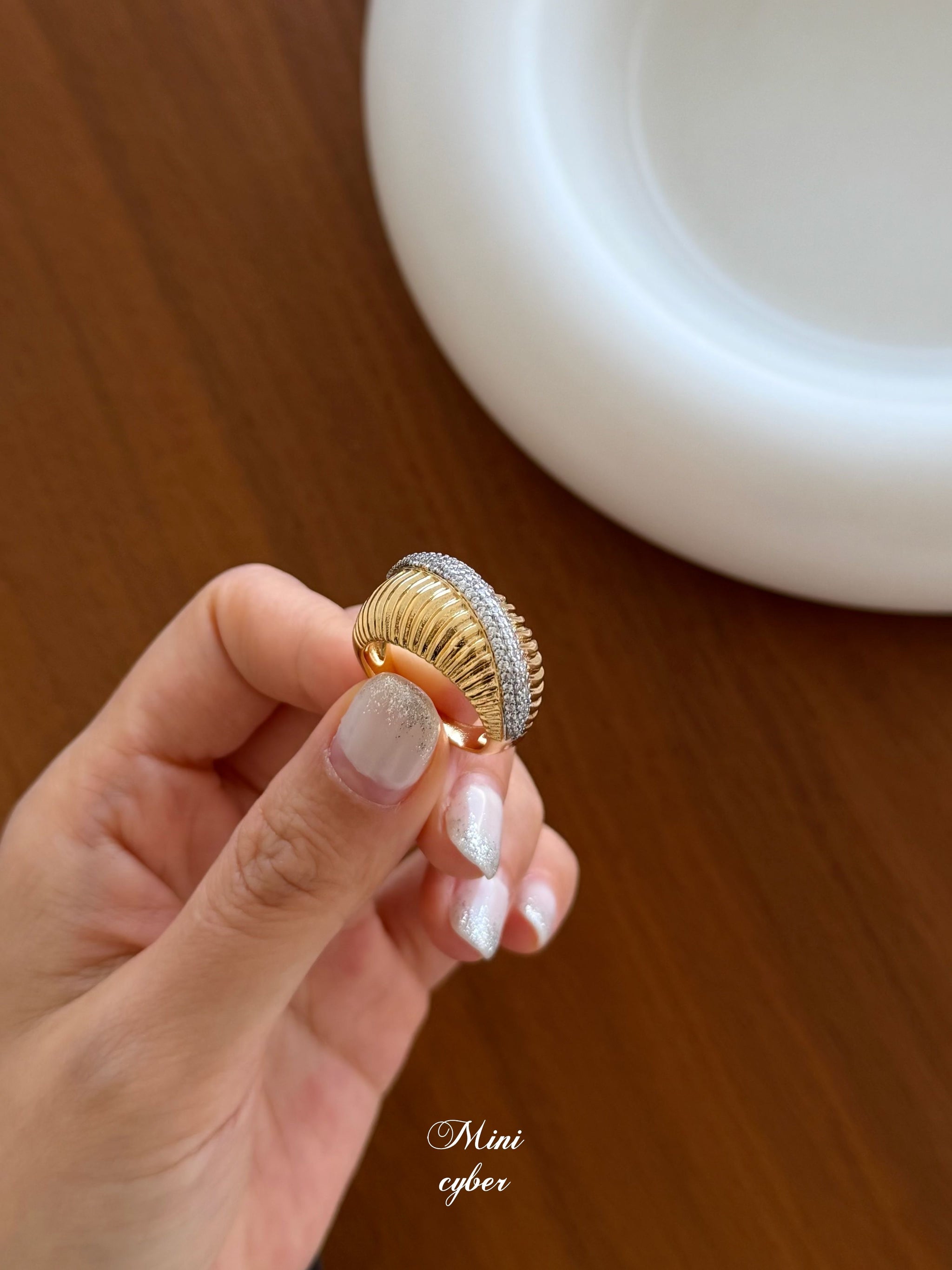 Melting Chocolate Ring