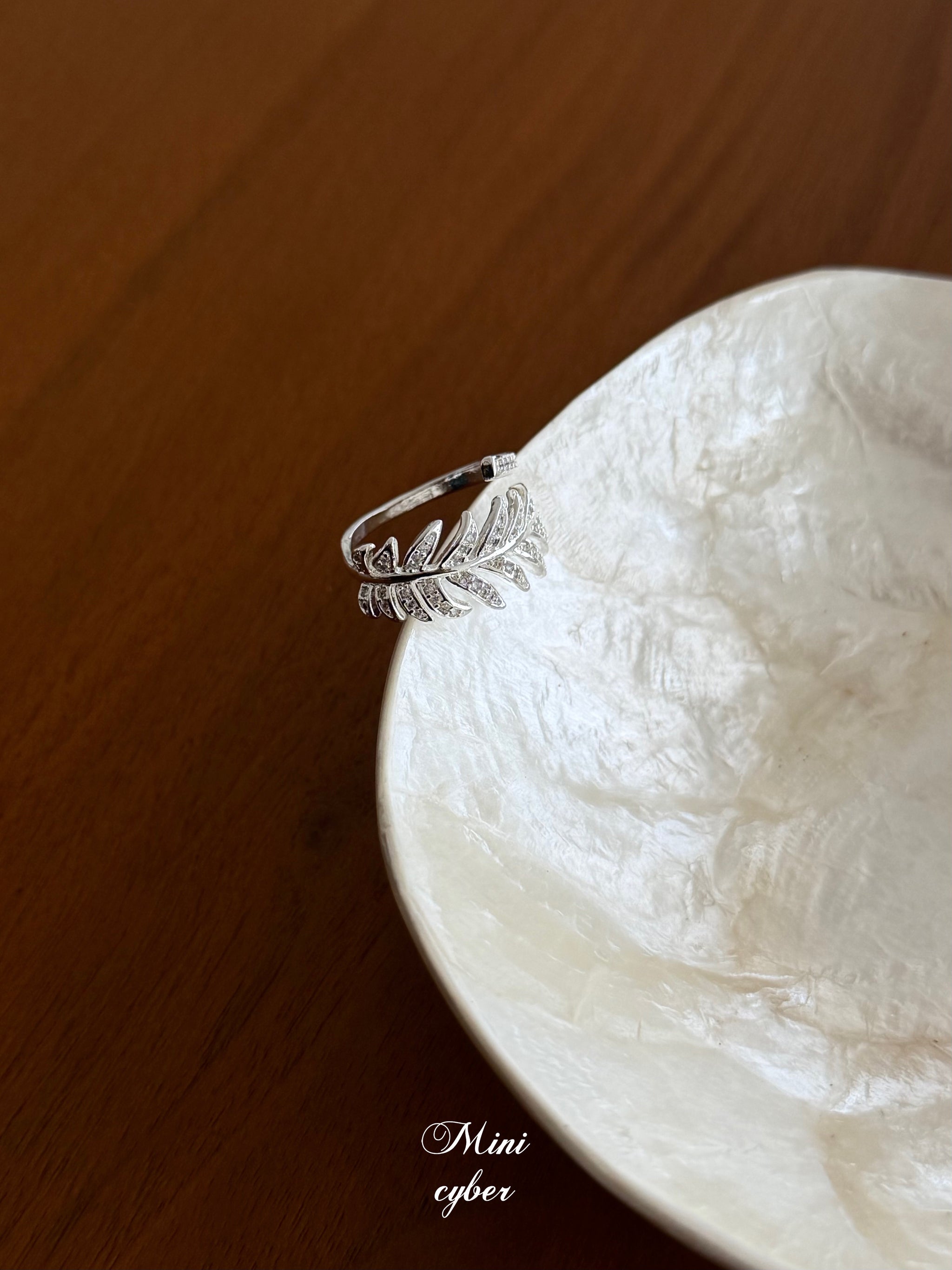 Vein Texture Leaf Ring