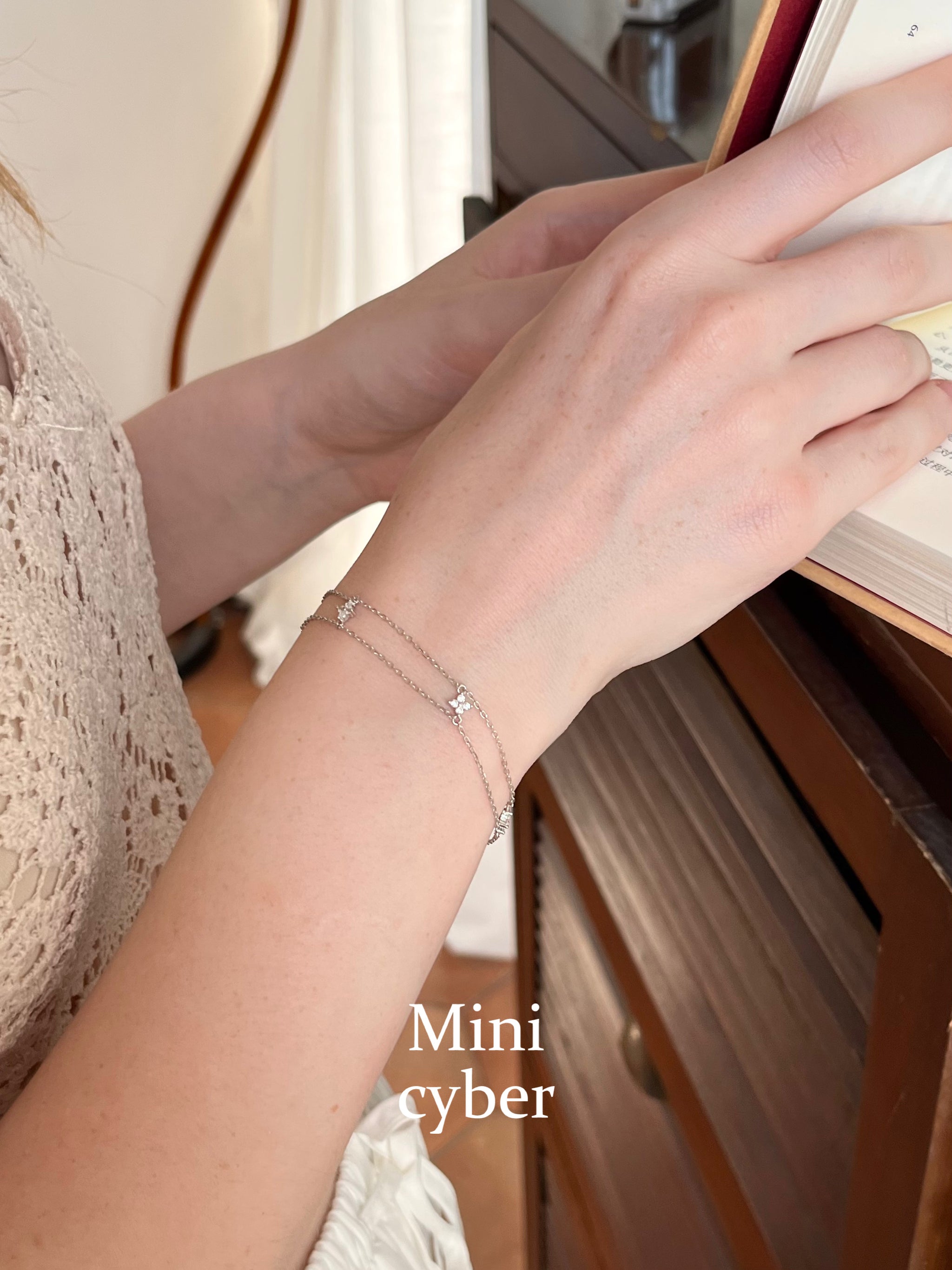 Natural Melody Irregular Baroque Pearl Bracelet - MiniCyber
