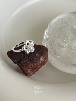 Lustrous Blossom Pearl Ring
