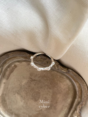 Silver Frost Pearl Flourish Ring
