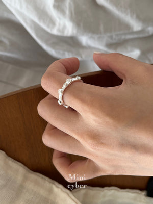 Silver Frost Pearl Flourish Ring