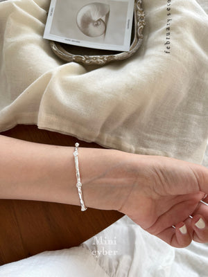 Silver Frost Pearl Flourish Bracelet