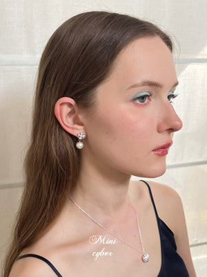 Blooming Romance Clover Earrings
