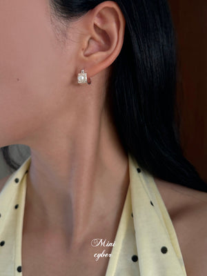Square Frame Pearl Silver Studs