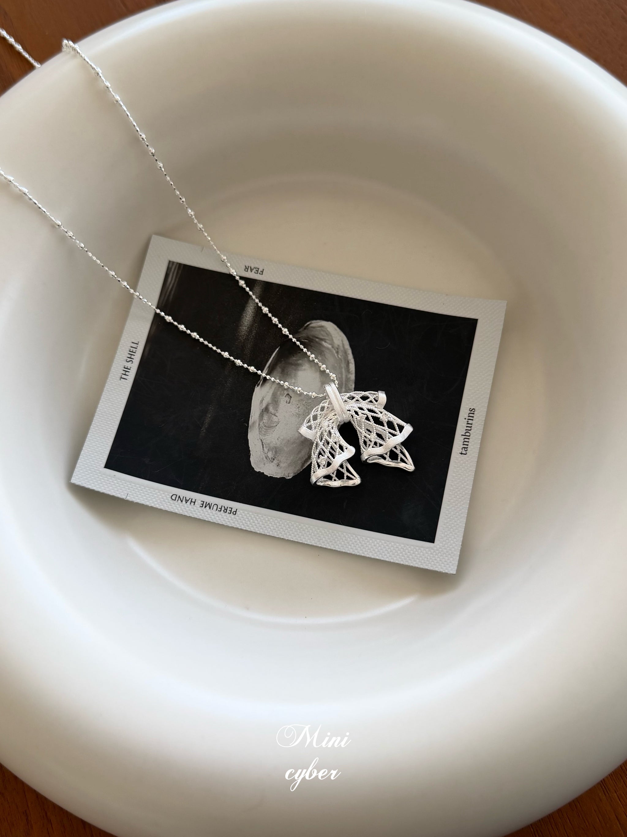 Filigree Lace Bow Silver Necklace