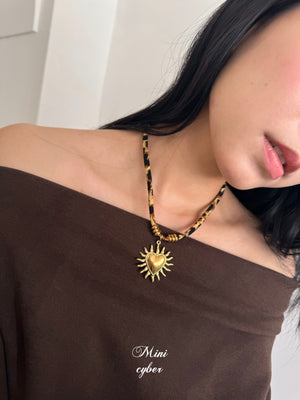 Getaway Scarf Chain Collection