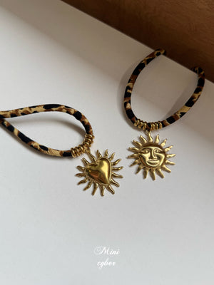 Getaway Scarf Chain Collection