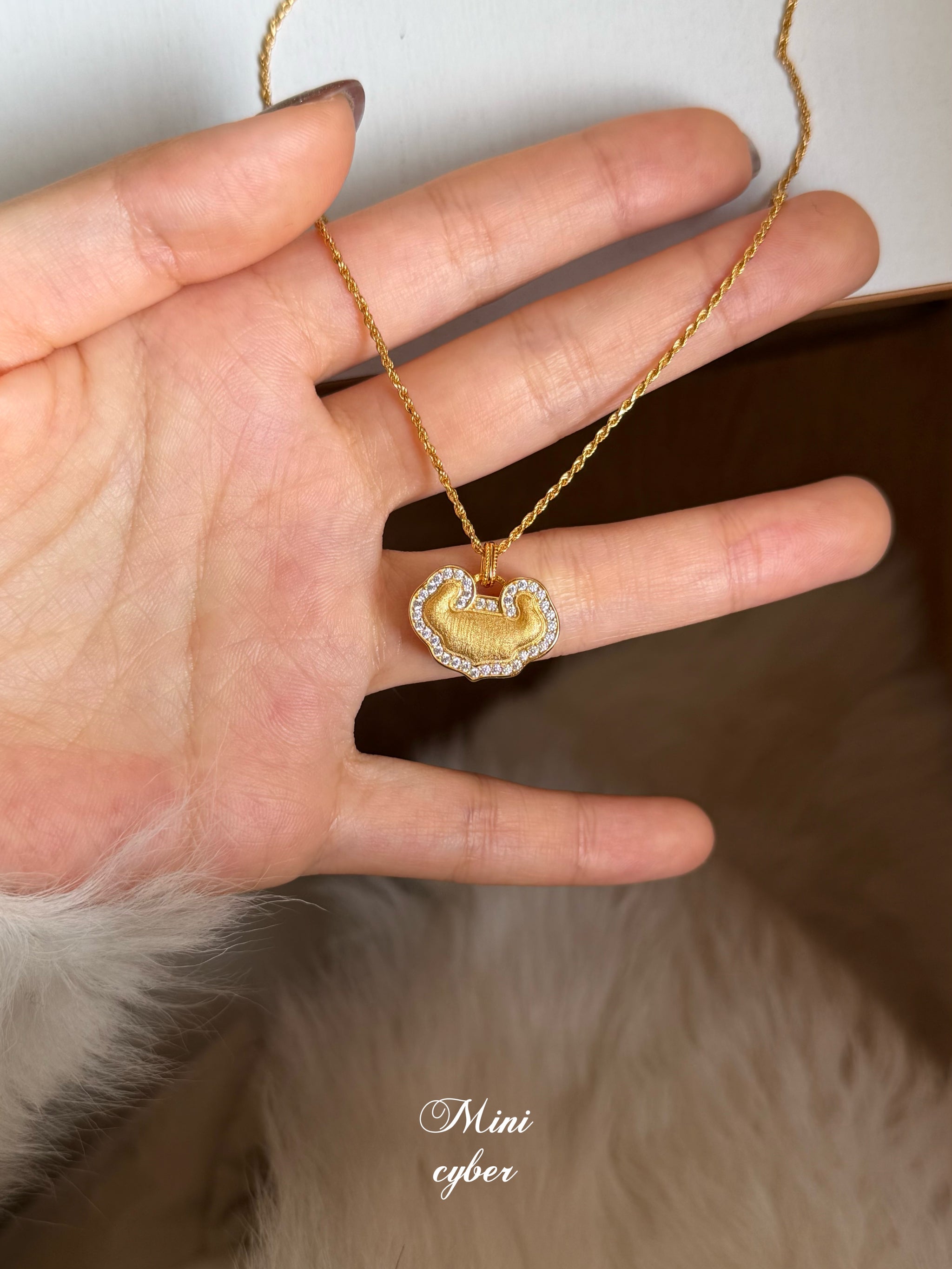 Golden Auspicious Cloud Ruyi Lock Necklace