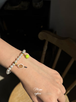 Elegant Ace Pearl Bracelet