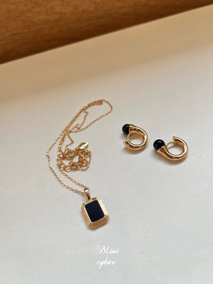 Reversible Onyx & Shell Gold Necklace