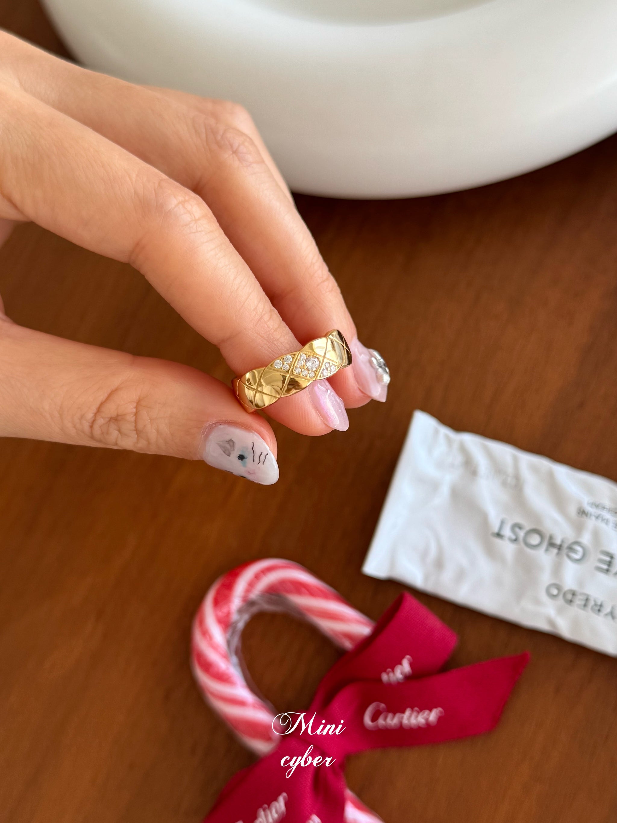 Glimmer Rhombus Lattice Ring