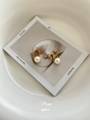 Swing of Pearls Earrings