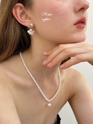 Bountiful Pearl Drops Earrings