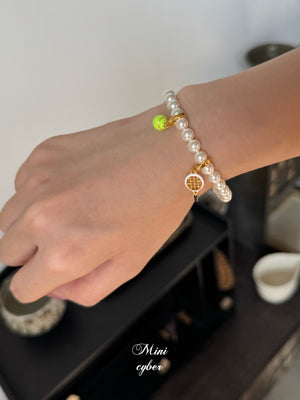 Elegant Ace Pearl Bracelet