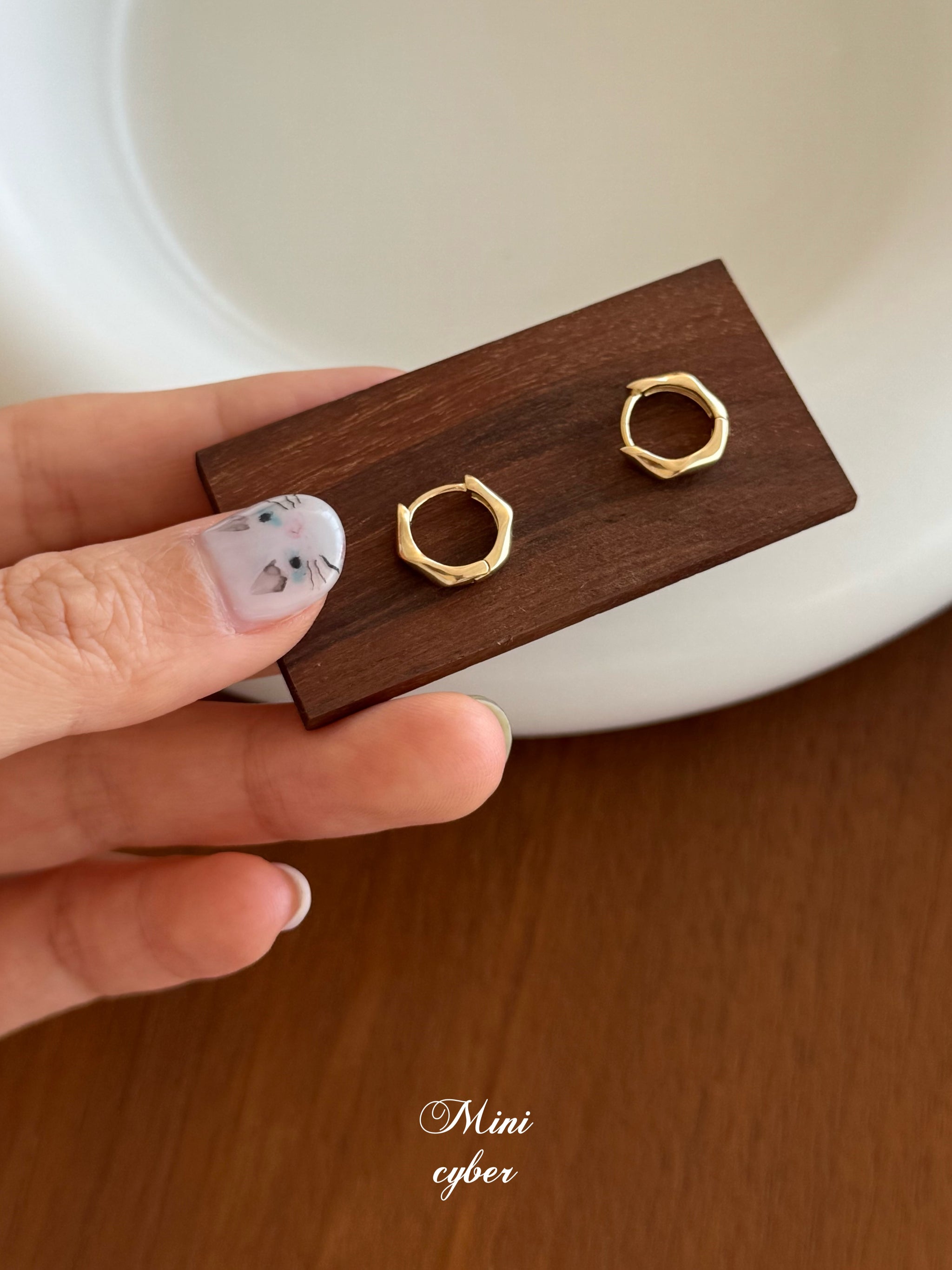 Eternal Mobius Gold Earrings