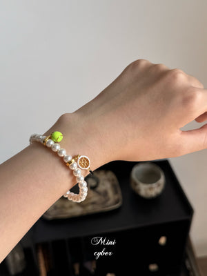 Elegant Ace Pearl Bracelet