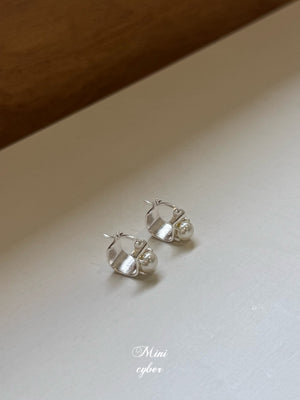 Square Frame Pearl Silver Studs
