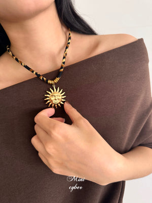 Getaway Scarf Chain Collection