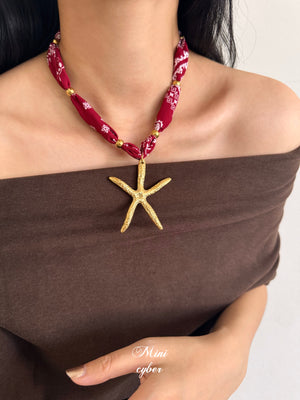 Getaway Scarf Chain Collection