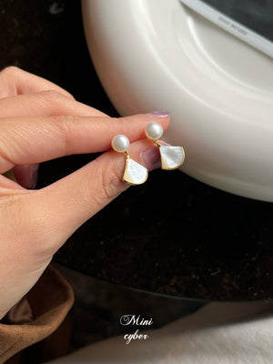Seashell Fan Pearl Studs