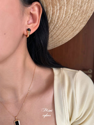 Matte Onyx U-Shape Gold Earrings