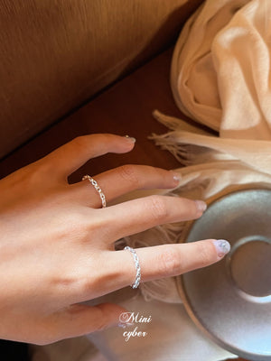 Slim Linked Silver Ring