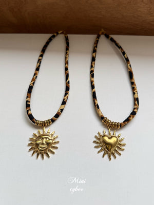 Getaway Scarf Chain Collection