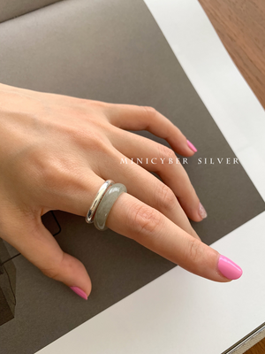 Curvaceous Heartbeat Ring